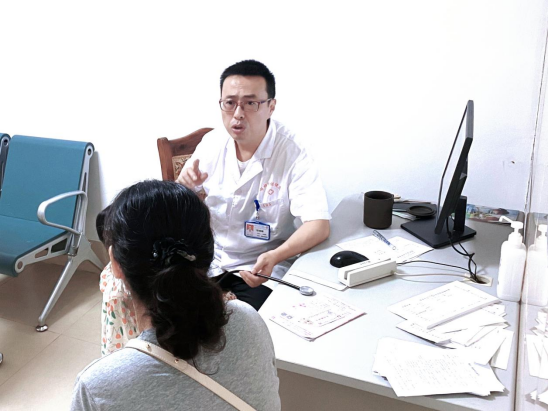 院網(wǎng)站-“中國兒童生長發(fā)育健康傳播行動—淮南站”義診活動在市婦幼保健院舉行707