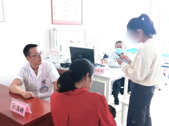 院網(wǎng)站-淮南市婦幼保健院前往壽縣開展“服務百姓健康行動”義診活動590