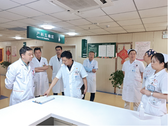 緊繃安全之弦 筑牢安全防線(xiàn)——市婦幼保健院開(kāi)展節(jié)前安全生產(chǎn)檢查444